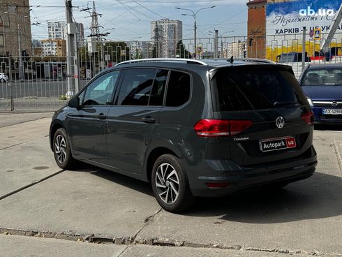 Volkswagen Touran 2019 серый - фото 8