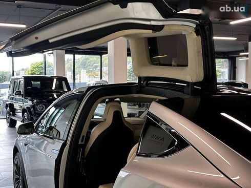 Tesla Model X 2018 - фото 28