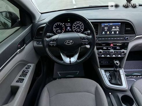 Hyundai Elantra 2019 - фото 25