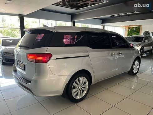 Kia Carnival 2016 - фото 6