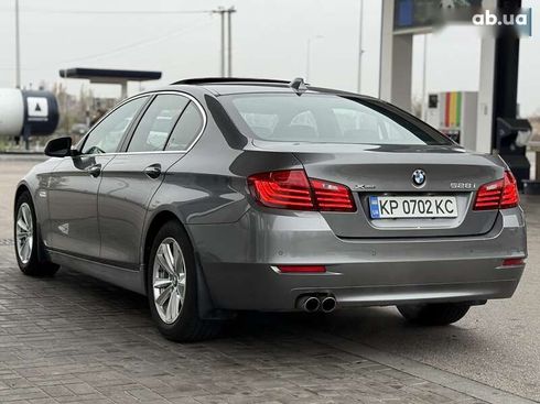 BMW 5 серия 2015 - фото 9