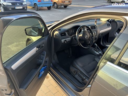 Volkswagen Jetta 2014 серый - фото 8