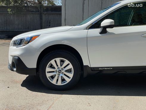 Subaru Outback 2018 белый - фото 11