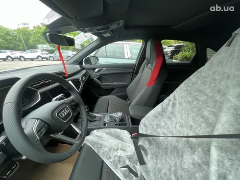 Audi RS Q3 2023 - фото 25