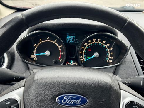 Ford Fiesta 2016 красный - фото 27