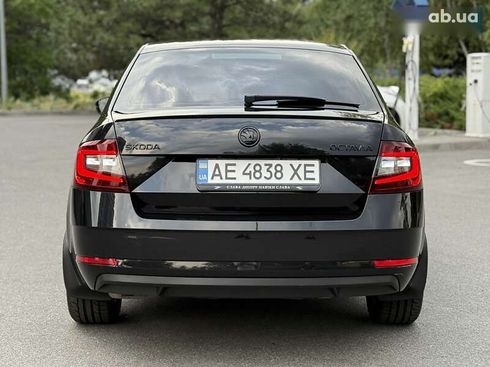 Skoda Octavia 2017 - фото 11