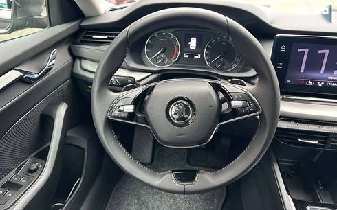 Skoda Octavia 2023 - фото 10