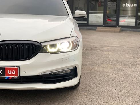 BMW 5 серия 2017 белый - фото 10