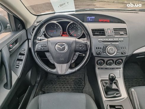 Mazda 3 2010 белый - фото 15