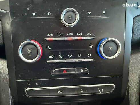 Renault Megane 2018 - фото 26