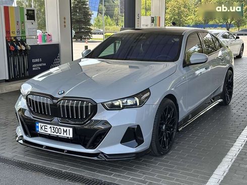 BMW 5 серия 2024 - фото 2