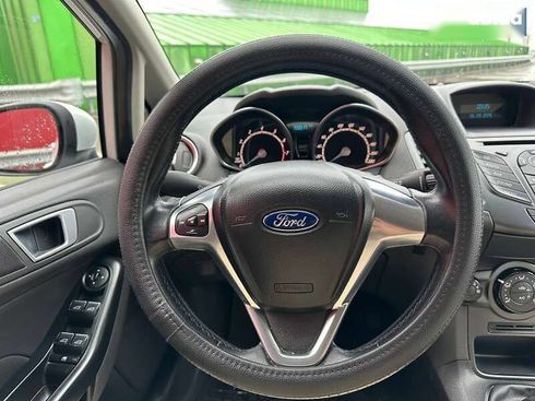 Ford Fiesta 2015 - фото 15