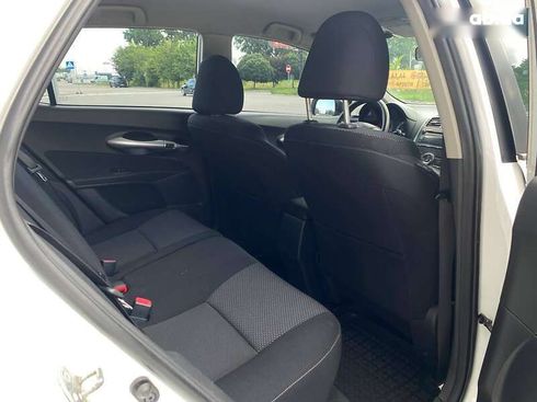 Toyota Auris 2011 - фото 19