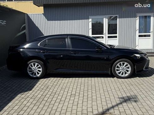 Toyota Camry 2021 - фото 12