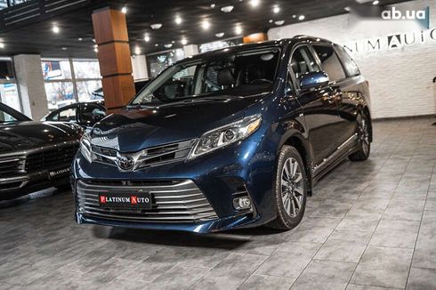 Toyota Sienna 2018 - фото 16