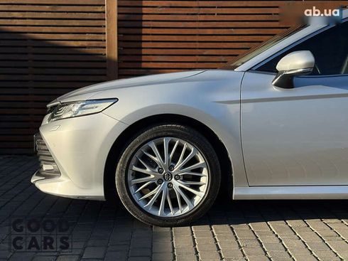 Toyota Camry 2018 - фото 10