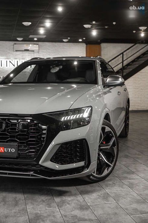 Audi RS Q8 2023 - фото 9