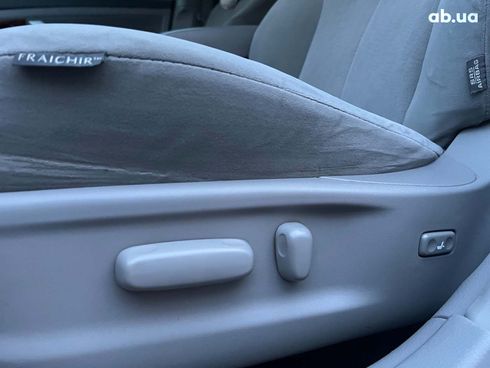 Toyota Camry 2010 белый - фото 85