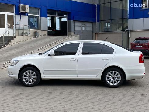 Skoda octavia a5 2010 белый - фото 8