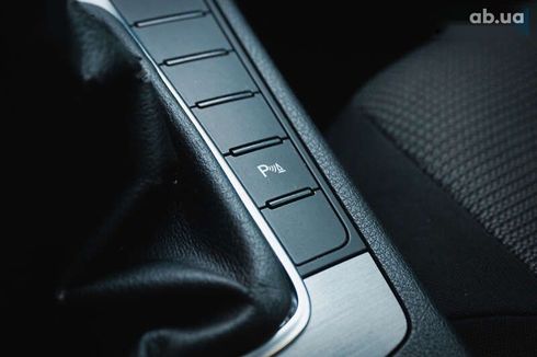 Volkswagen Passat 2011 - фото 24