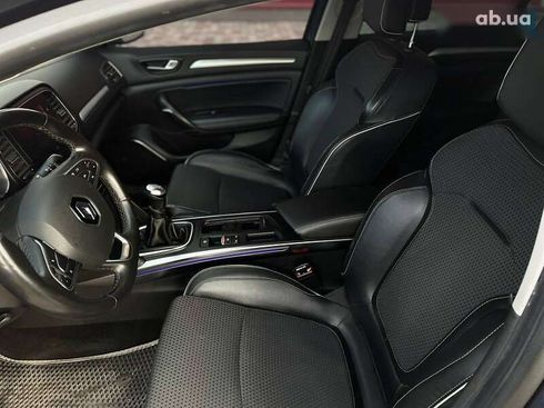 Renault Megane 2017 - фото 15