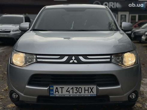 Mitsubishi Outlander 2012 - фото 2