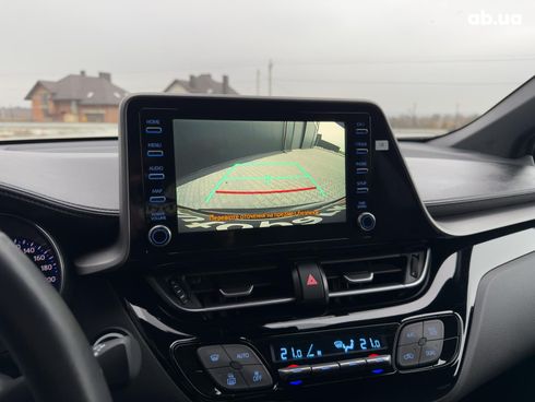 Toyota C-HR 2022 серый - фото 36