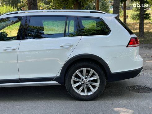 Volkswagen Golf 2017 белый - фото 10