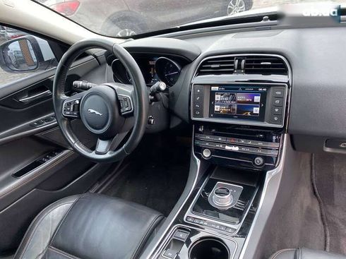 Jaguar XE 2015 - фото 9