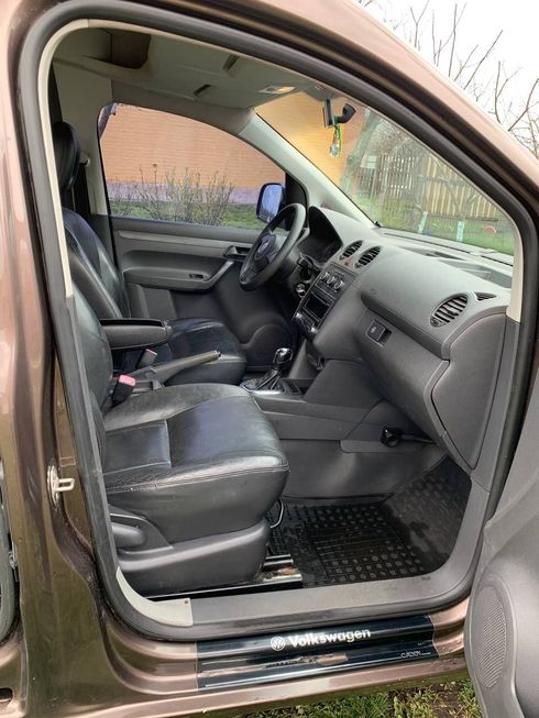 Volkswagen Caddy 2012 коричневый - фото 10