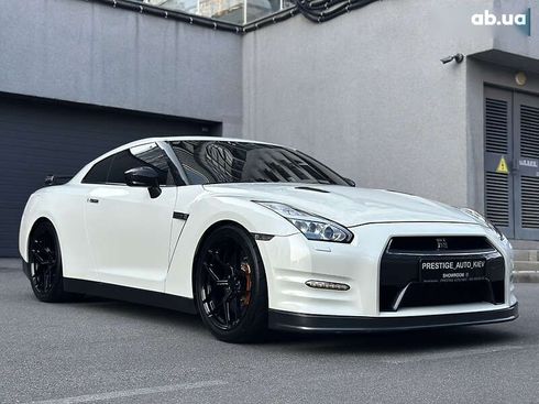 Nissan GT-R 2013 - фото 13