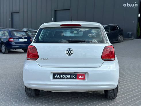 Volkswagen Polo 2011 белый - фото 7