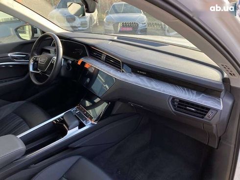 Audi E-Tron 2021 - фото 10