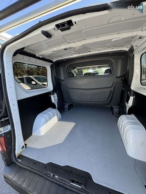 Renault Trafic 2018 - фото 26