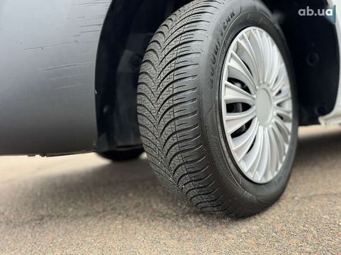 Renault Kangoo 2018 - фото 17