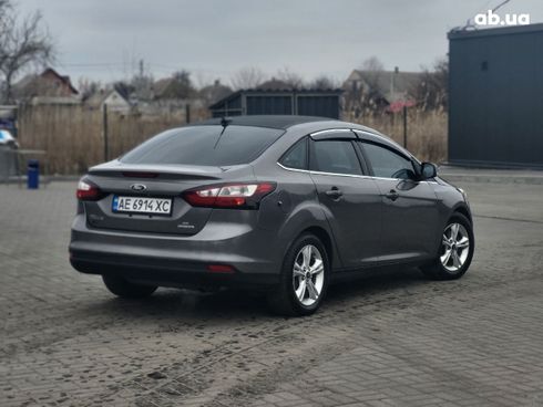 Ford Focus 2013 серебристый - фото 4