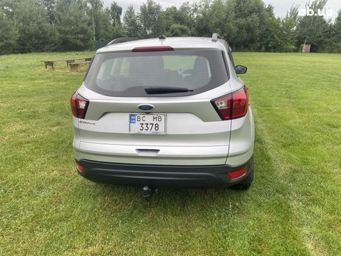 Ford Escape 2018 серый - фото 11