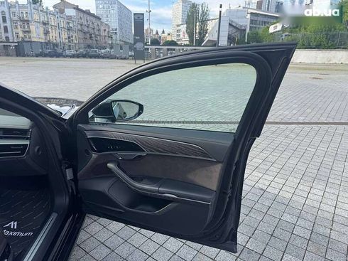 Audi A8 2021 - фото 30