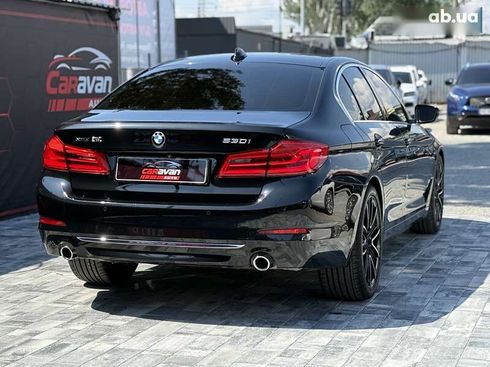 BMW 5 серия 2017 - фото 11