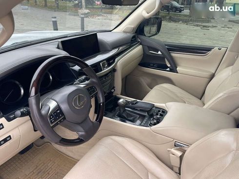 Lexus LX 2017 - фото 26