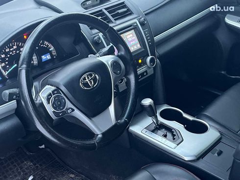 Toyota Camry 2013 черный - фото 34