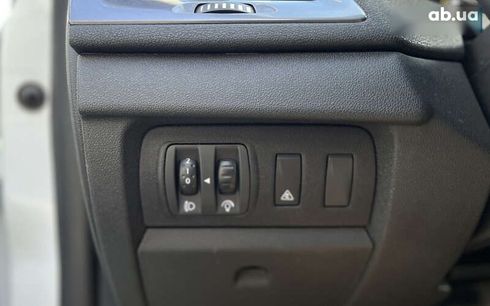 Renault Megane 2011 - фото 16