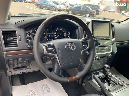 Toyota Land Cruiser 2018 - фото 14