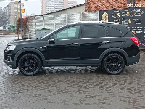 Chevrolet Captiva 2017 черный - фото 4