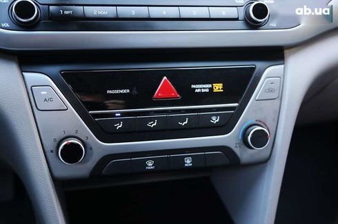 Hyundai Elantra 2017 - фото 17