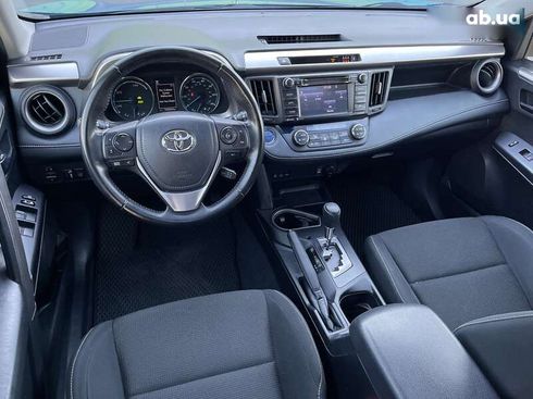 Toyota RAV4 2017 - фото 12