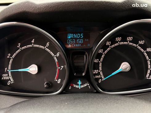 Ford Fiesta 2016 красный - фото 16