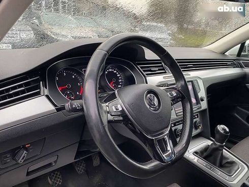 Volkswagen Passat 2017 - фото 17