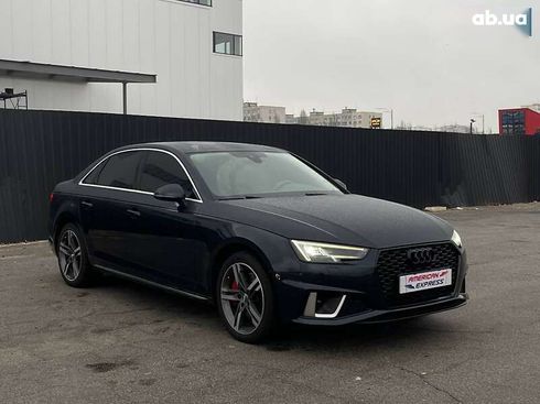 Audi A4 2017 - фото 7