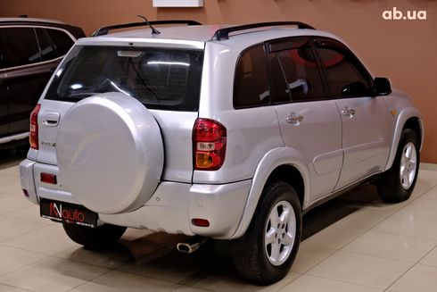 Toyota RAV4 2001 серебристый - фото 5